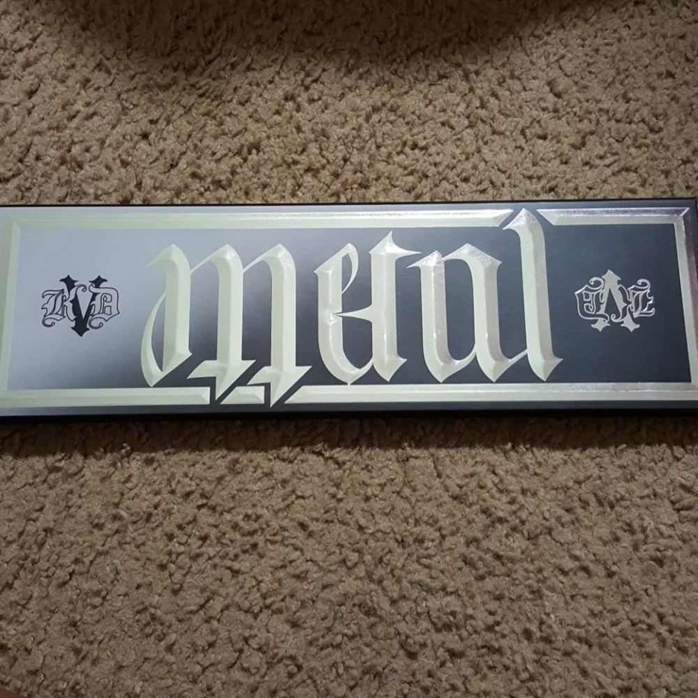 Kat Von D Limited Edition Authentic Palette